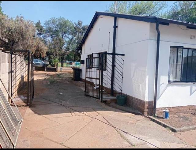 3 BEDROOM HOUSE FOR SALE IN CLAREMONT